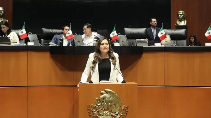 Senadora Cynthia López Castro se suma a Morena